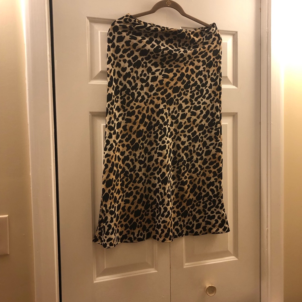 Leopard skirt us size large - never worn